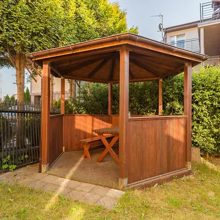 Cosy And Bright Apartment In Dzwirzyno With Furnished Balcony And Free Parking By Noclegi Renters Exterior photo