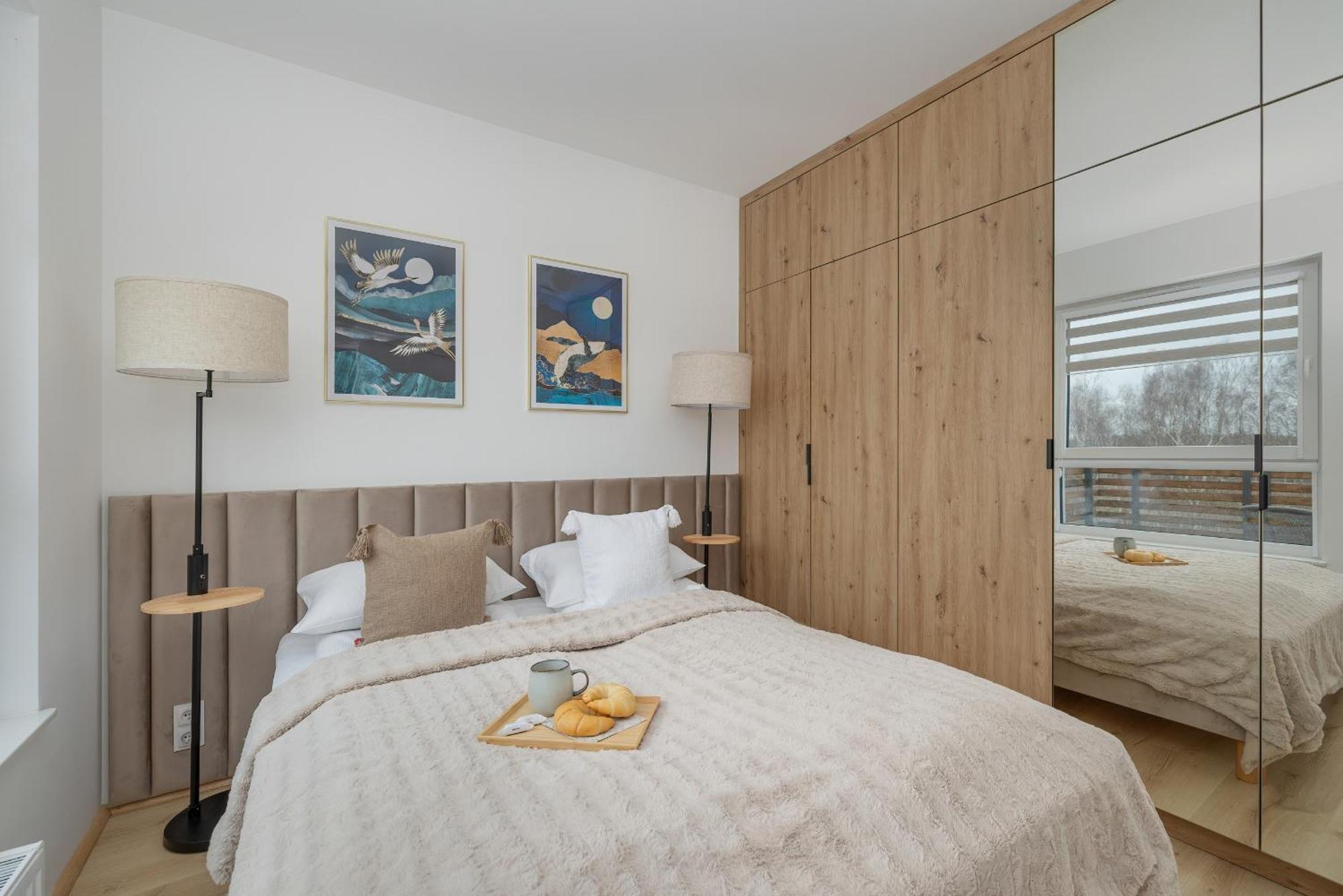 Cosy And Bright In With Furnished Balcony And Free Parking By Renters Dzwirzyno